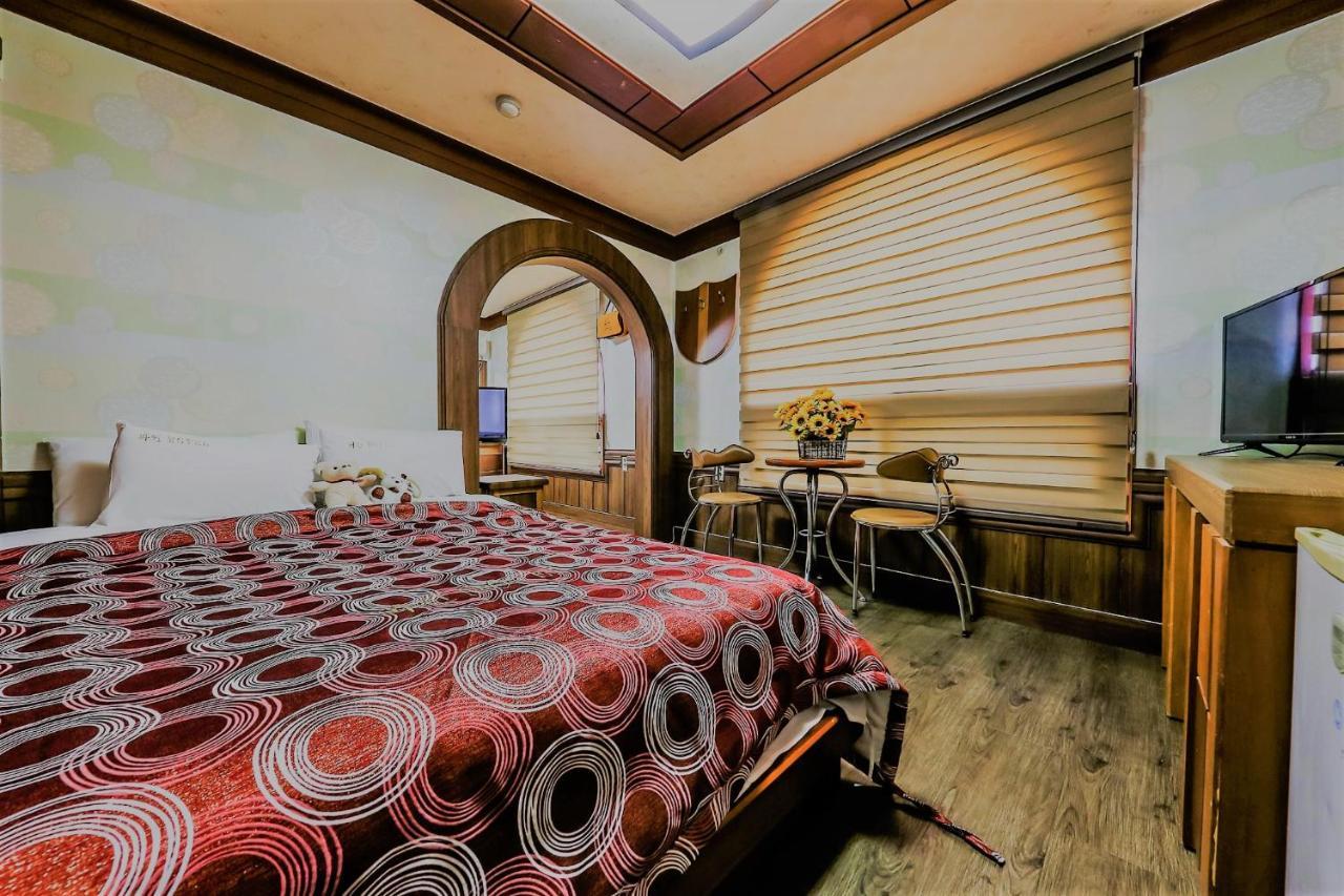 Pine Motel Boryeong Exterior foto